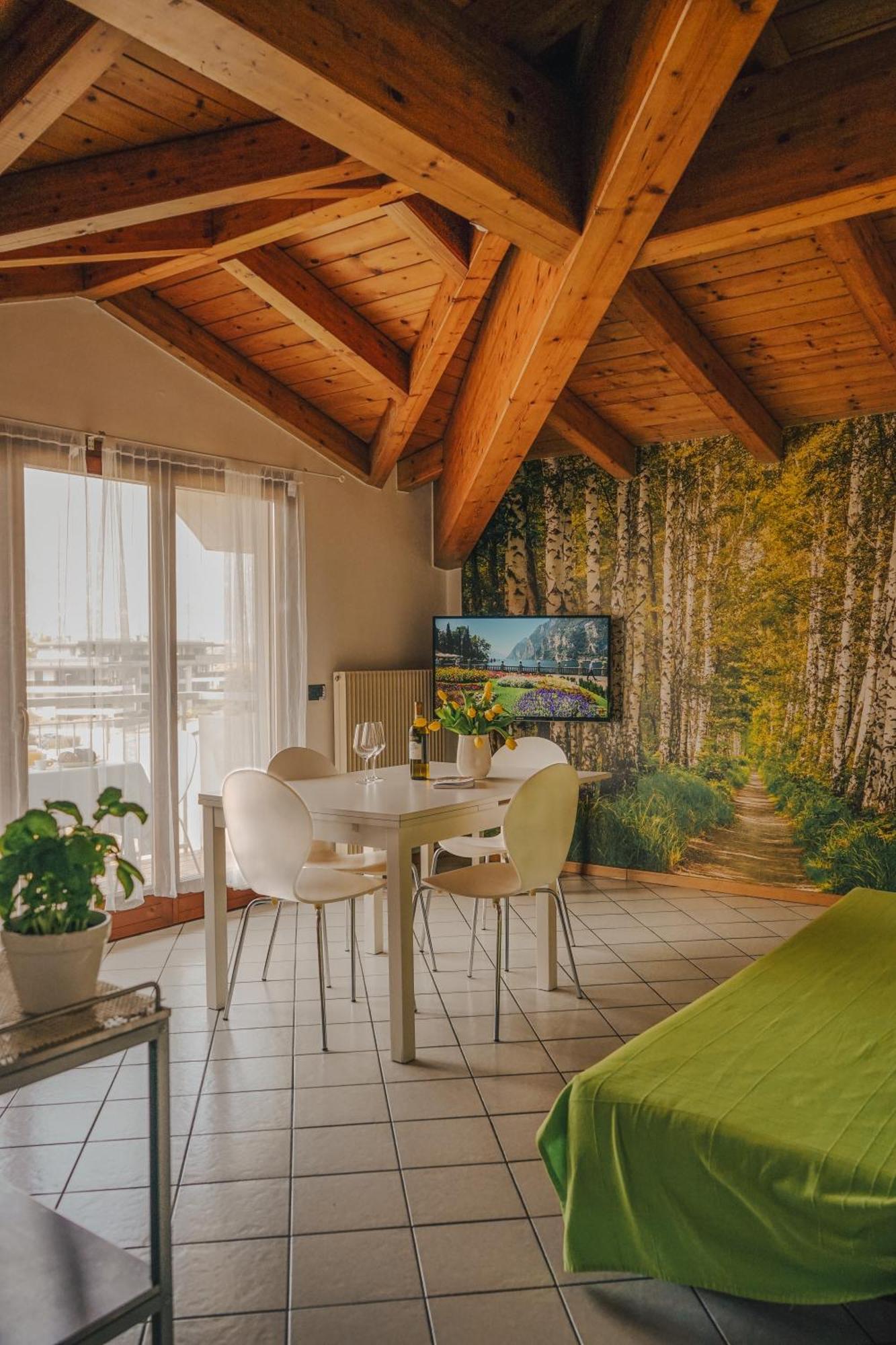 Appartamento Betulla - Peaceful & Happy Stay Riva del Garda Exterior photo