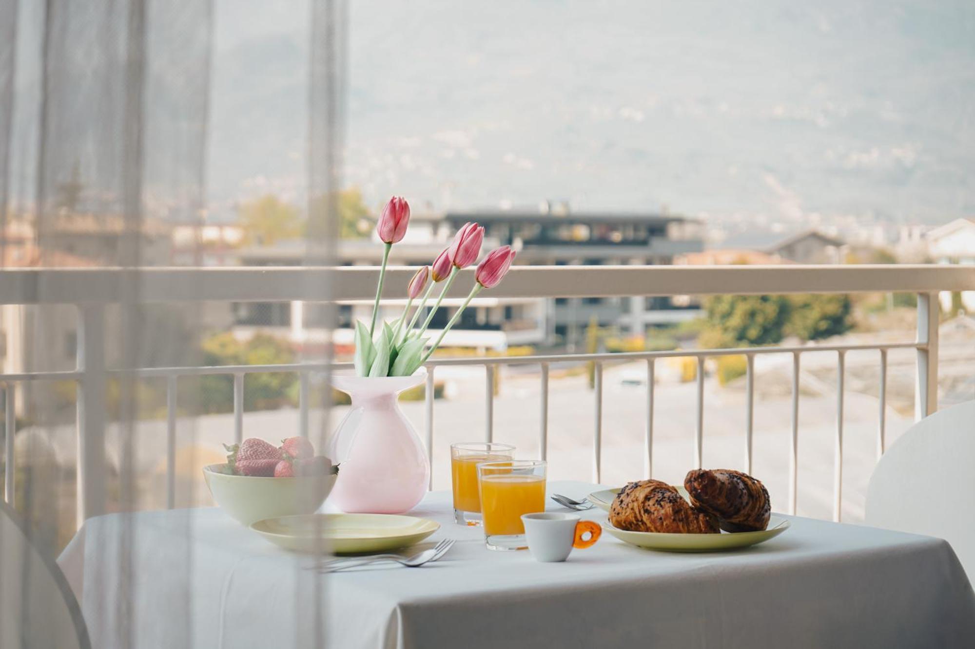 Appartamento Betulla - Peaceful & Happy Stay Riva del Garda Exterior photo